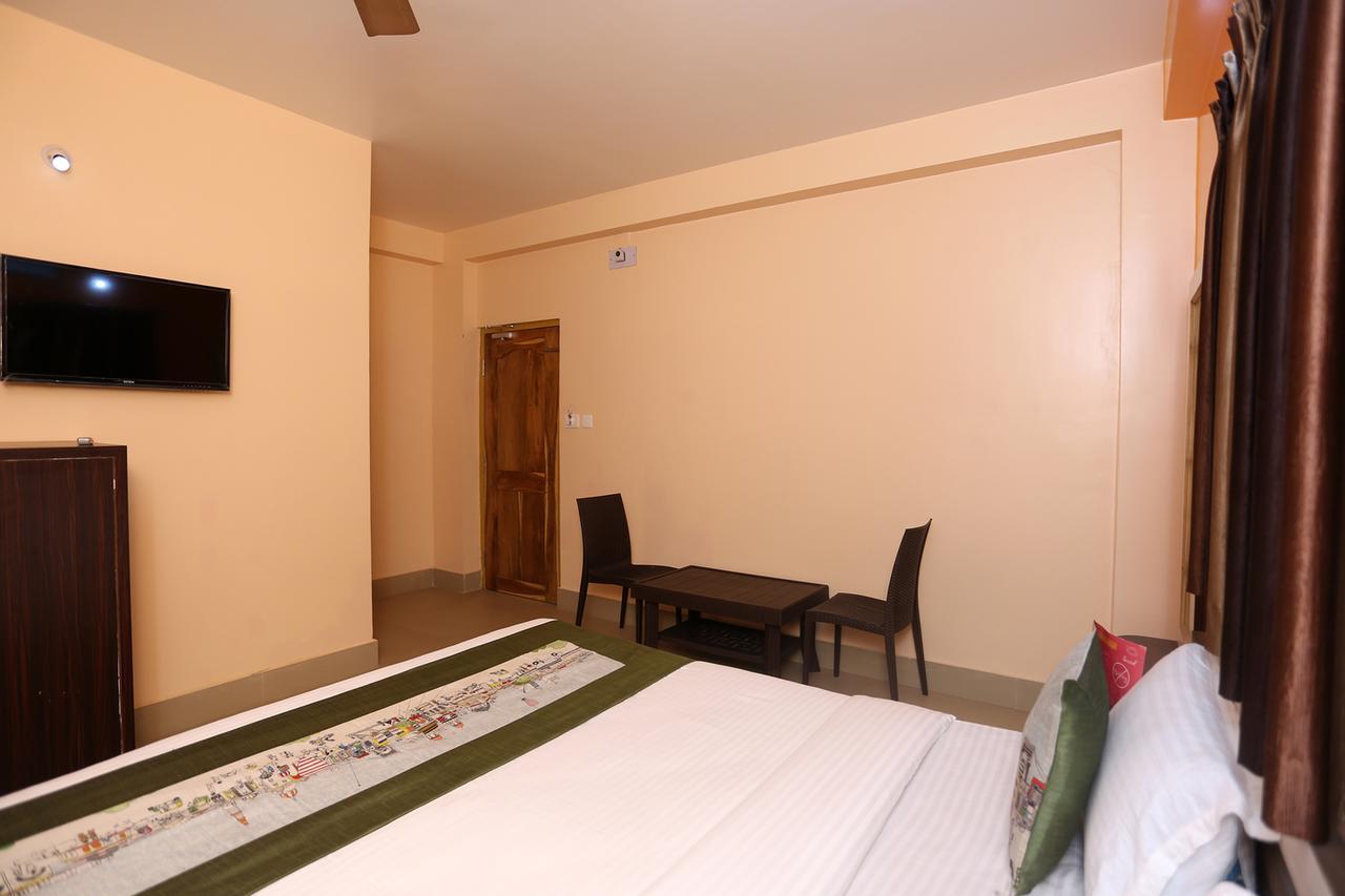 Krishna Residency Hotel Puri Exterior photo